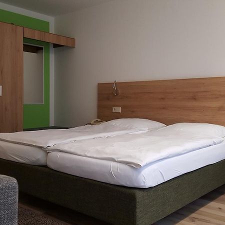 Gaestehaus Ruh - Non-Smoking Freiburg im Breisgau Eksteriør bilde
